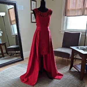 Size 8 To 10 Red Lace Cocktail w/ Satin Waist Over Train W/ Pockets